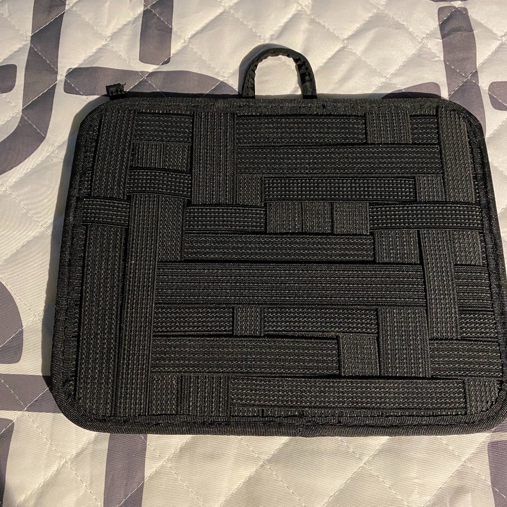 Interwoven Band Brush Panel from FENTY Makeup Case